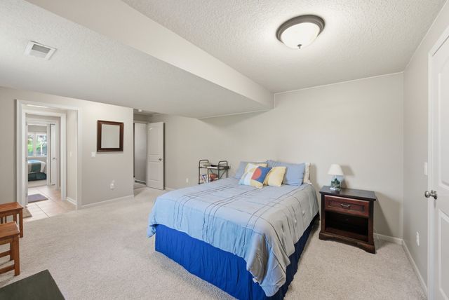 2050 Lakeview Drive, Pleasant Hill, IA 50327