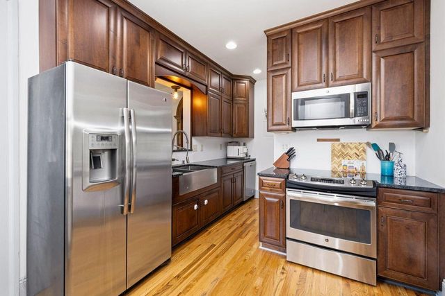 538 E Otjen STREET, Milwaukee, WI 53207