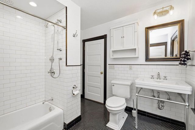 538 E Otjen STREET, Milwaukee, WI 53207