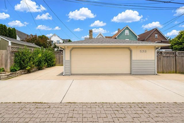 538 E Otjen STREET, Milwaukee, WI 53207