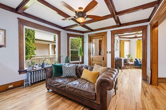 538 E Otjen STREET, Milwaukee, WI 53207