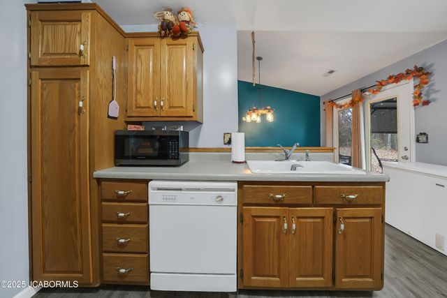 4122 CO RD 4006, Tebbetts, MO 65080