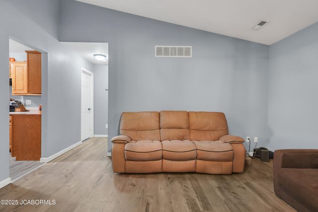 4122 CO RD 4006, Tebbetts, MO 65080