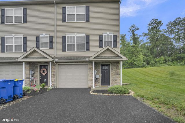 771 GREGS DR, Harrisburg, PA 17111