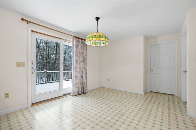 11 Old Hickory Road, Tyngsborough, MA 01879