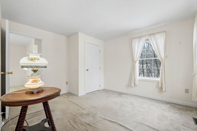 11 Old Hickory Road, Tyngsborough, MA 01879