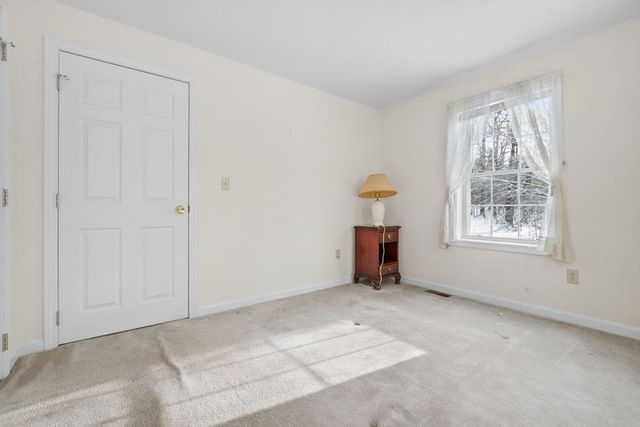 11 Old Hickory Road, Tyngsborough, MA 01879