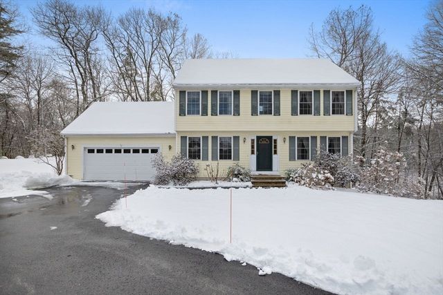 11 Old Hickory Road, Tyngsborough, MA 01879