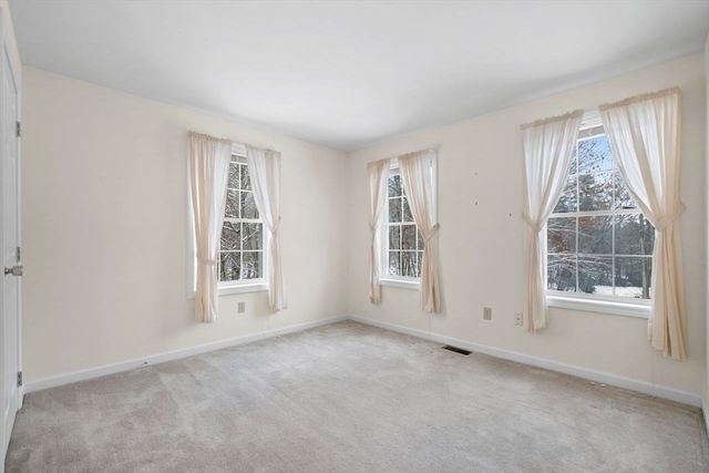 11 Old Hickory Road, Tyngsborough, MA 01879