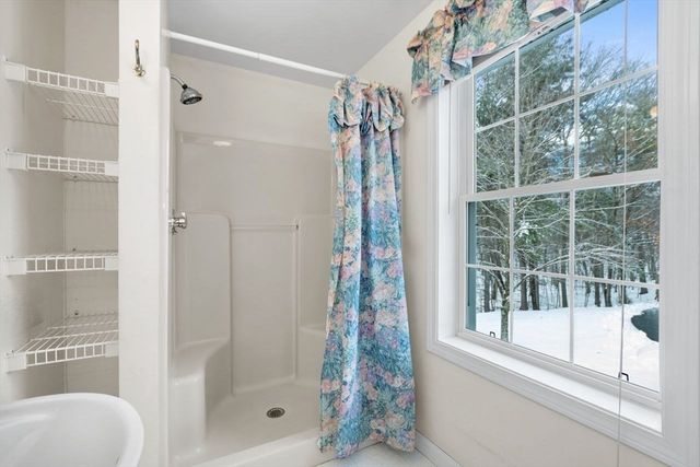 11 Old Hickory Road, Tyngsborough, MA 01879