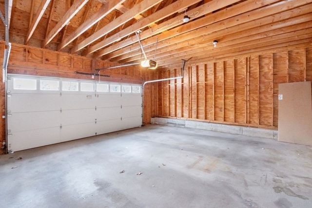 11 Old Hickory Road, Tyngsborough, MA 01879