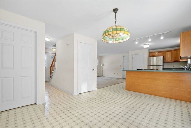 11 Old Hickory Road, Tyngsborough, MA 01879