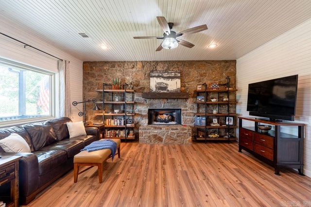 876 Tannenbaum Road, Drasco, AR 72530