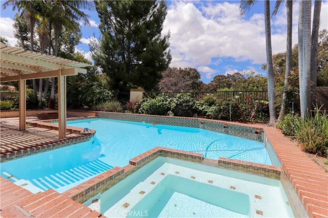 24396 Calle Pequeno, Lake Forest, CA 92630