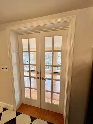 77 Cabot St, Waltham, MA 02453