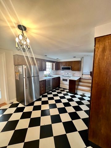 77 Cabot St, Waltham, MA 02453