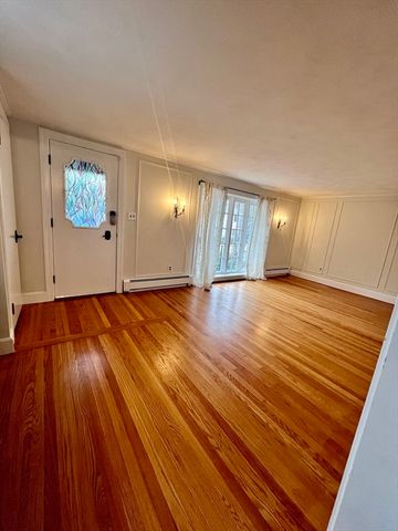 77 Cabot St, Waltham, MA 02453
