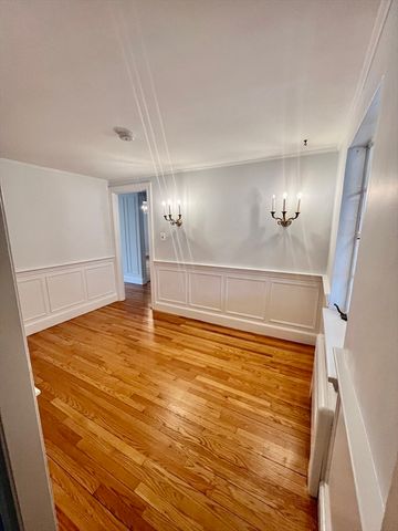 77 Cabot St, Waltham, MA 02453
