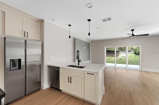 457 RIVERVIEW AVENUE, Sanford, FL 32771