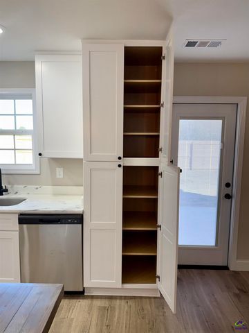 206 Sutton Dr., Perry, GA 31069