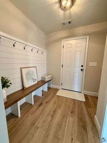 206 Sutton Dr., Perry, GA 31069