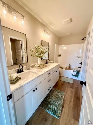 206 Sutton Dr., Perry, GA 31069