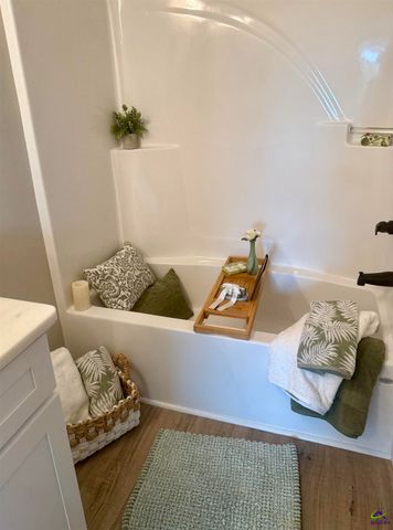 206 Sutton Dr., Perry, GA 31069