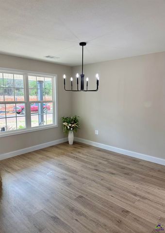 206 Sutton Dr., Perry, GA 31069