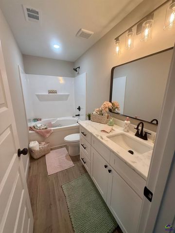 206 Sutton Dr., Perry, GA 31069