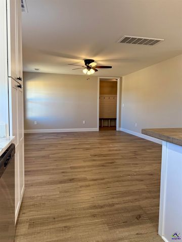 206 Sutton Dr., Perry, GA 31069