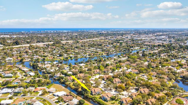 8115 Northboro Court B, Lake Clarke Shores, FL 33406