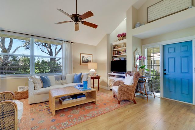 8115 Northboro Court B, Lake Clarke Shores, FL 33406