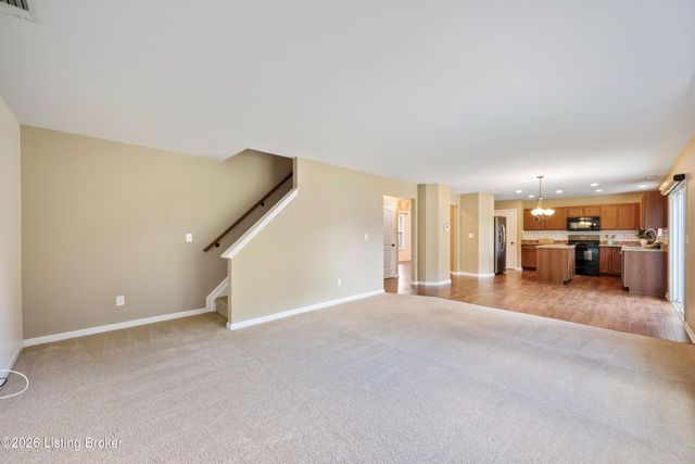 17013 Green Crest Ln, Louisville, KY 40245