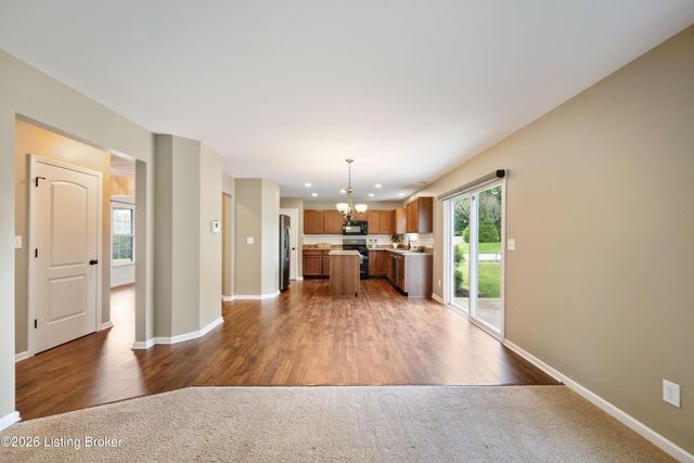 17013 Green Crest Ln, Louisville, KY 40245
