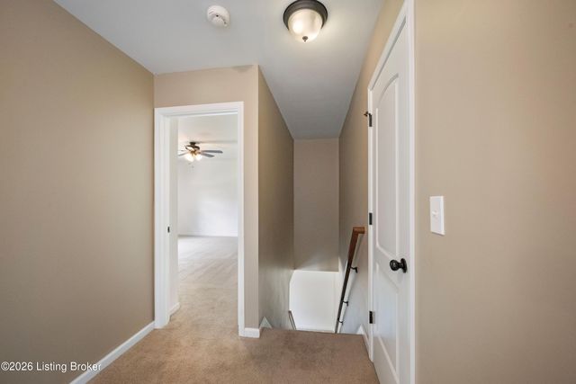 17013 Green Crest Ln, Louisville, KY 40245