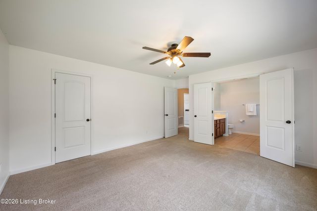 17013 Green Crest Ln, Louisville, KY 40245