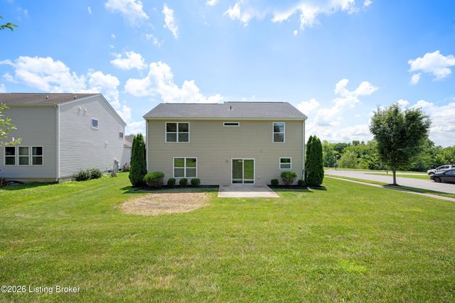 17013 Green Crest Ln, Louisville, KY 40245