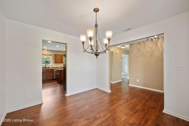 17013 Green Crest Ln, Louisville, KY 40245