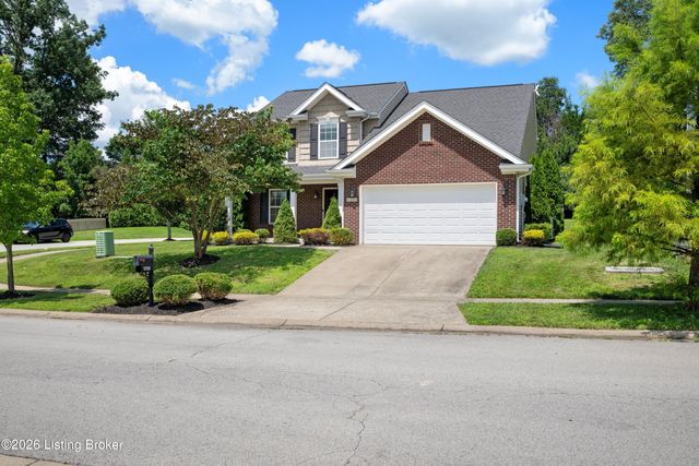 17013 Green Crest Ln, Louisville, KY 40245