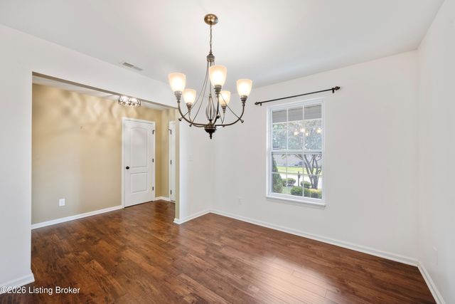 17013 Green Crest Ln, Louisville, KY 40245