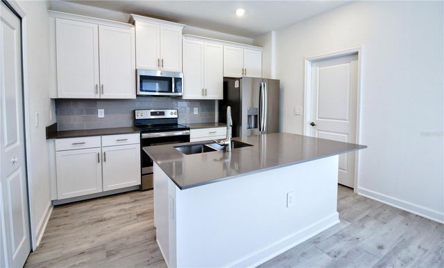 11425 LISTENING DRIVE, Orlando, FL 32832