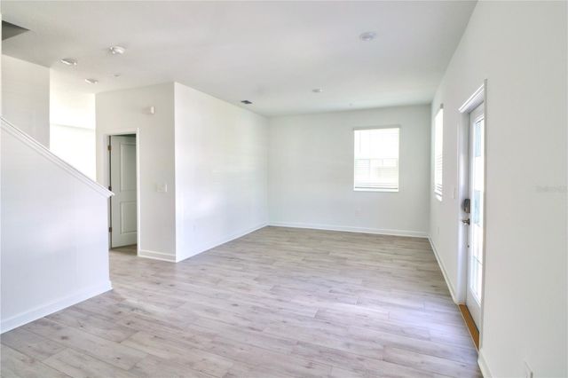 11425 LISTENING DRIVE, Orlando, FL 32832