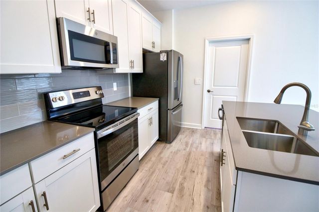 11425 LISTENING DRIVE, Orlando, FL 32832