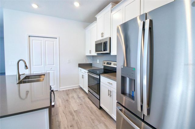 11425 LISTENING DRIVE, Orlando, FL 32832