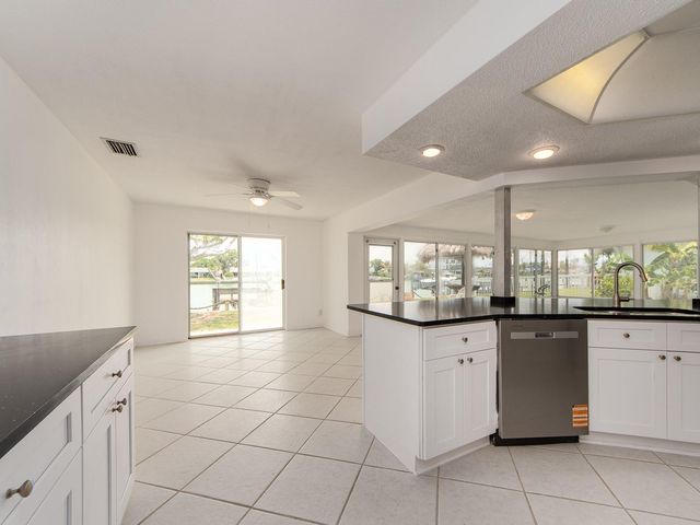 720 115TH AVENUE, Treasure Island, FL 33706