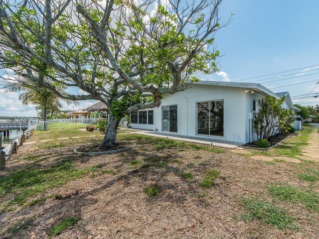 720 115TH AVENUE, Treasure Island, FL 33706