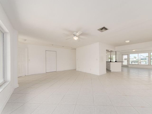 720 115TH AVENUE, Treasure Island, FL 33706