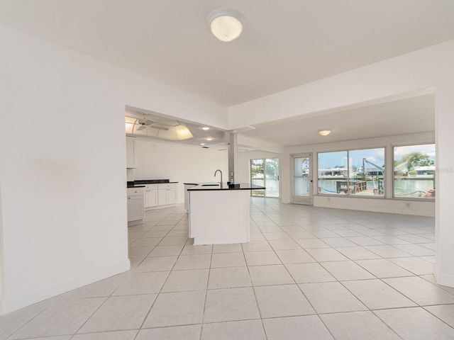 720 115TH AVENUE, Treasure Island, FL 33706