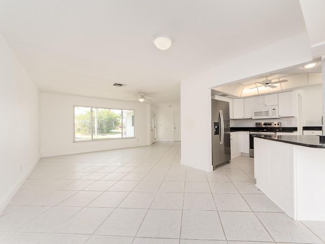 720 115TH AVENUE, Treasure Island, FL 33706