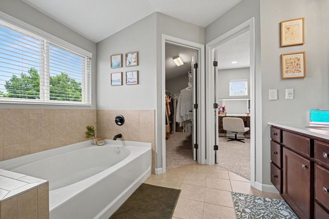 2873 Lauren Meadows Drive, Hebron, KY 41048